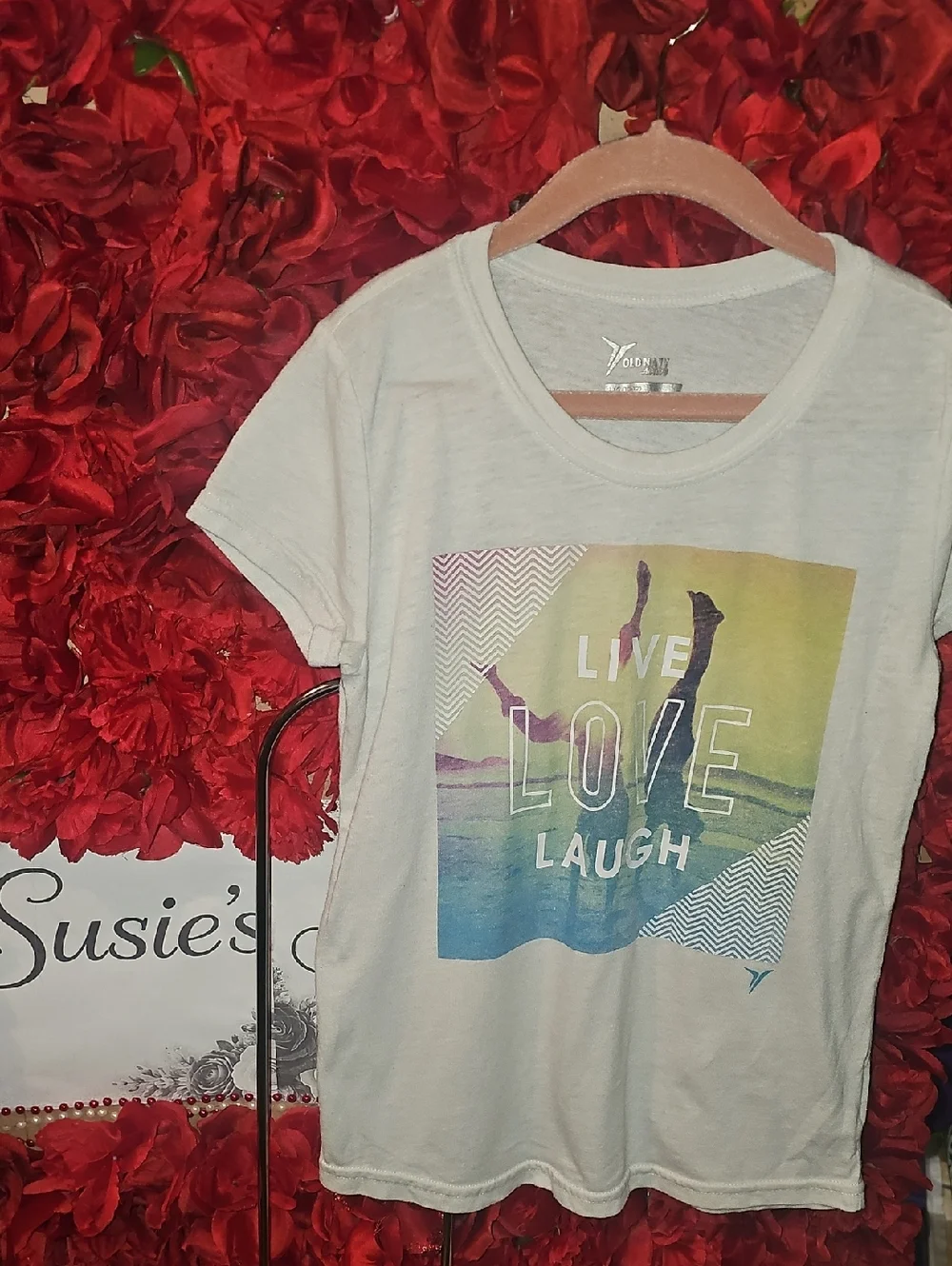 Old Navy Active Girls Live Love Laugh Graphic Tee in Off-White Size 10/12